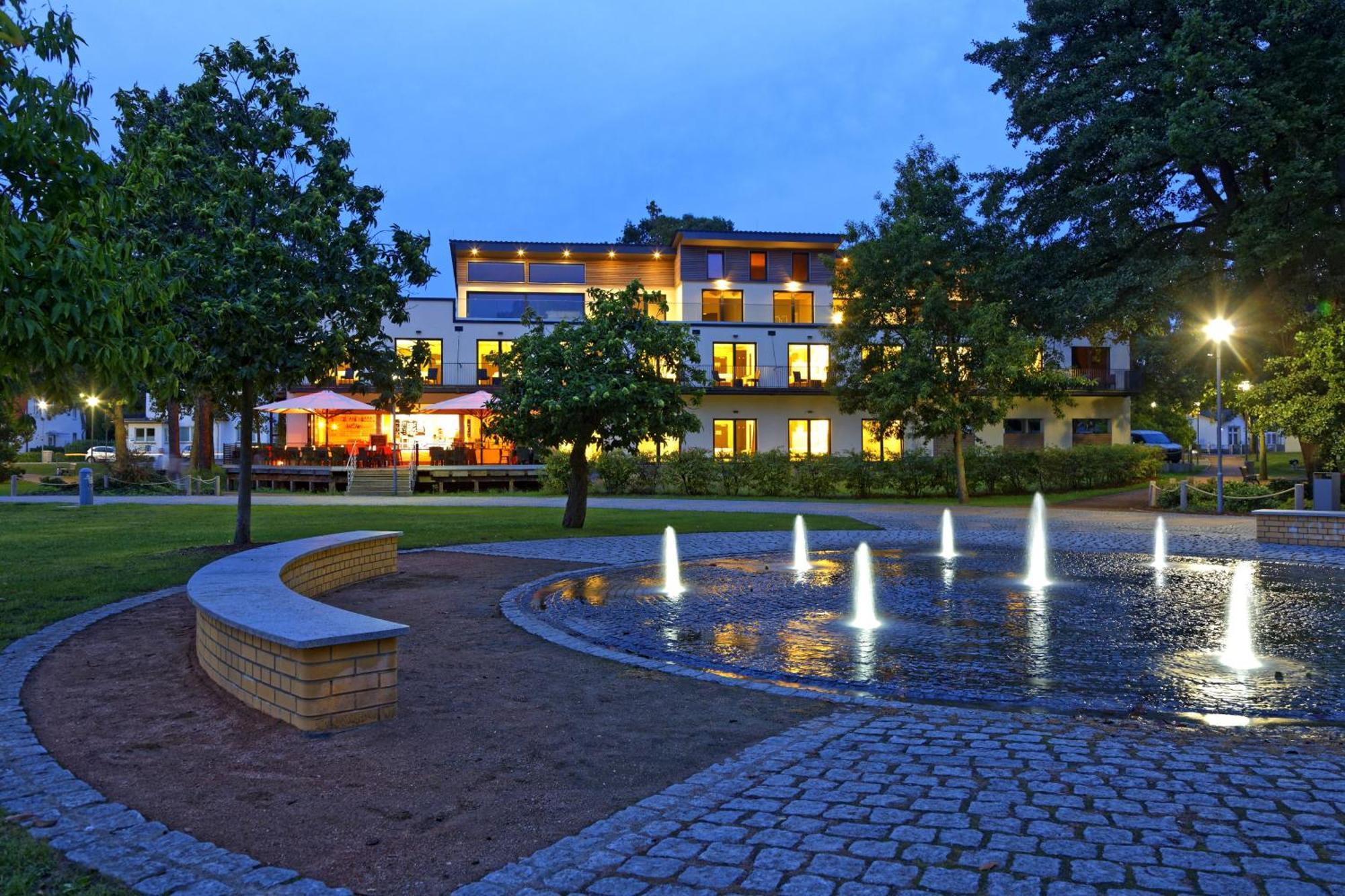 Hotel am Kurpark Zinnowitz Exteriör bild