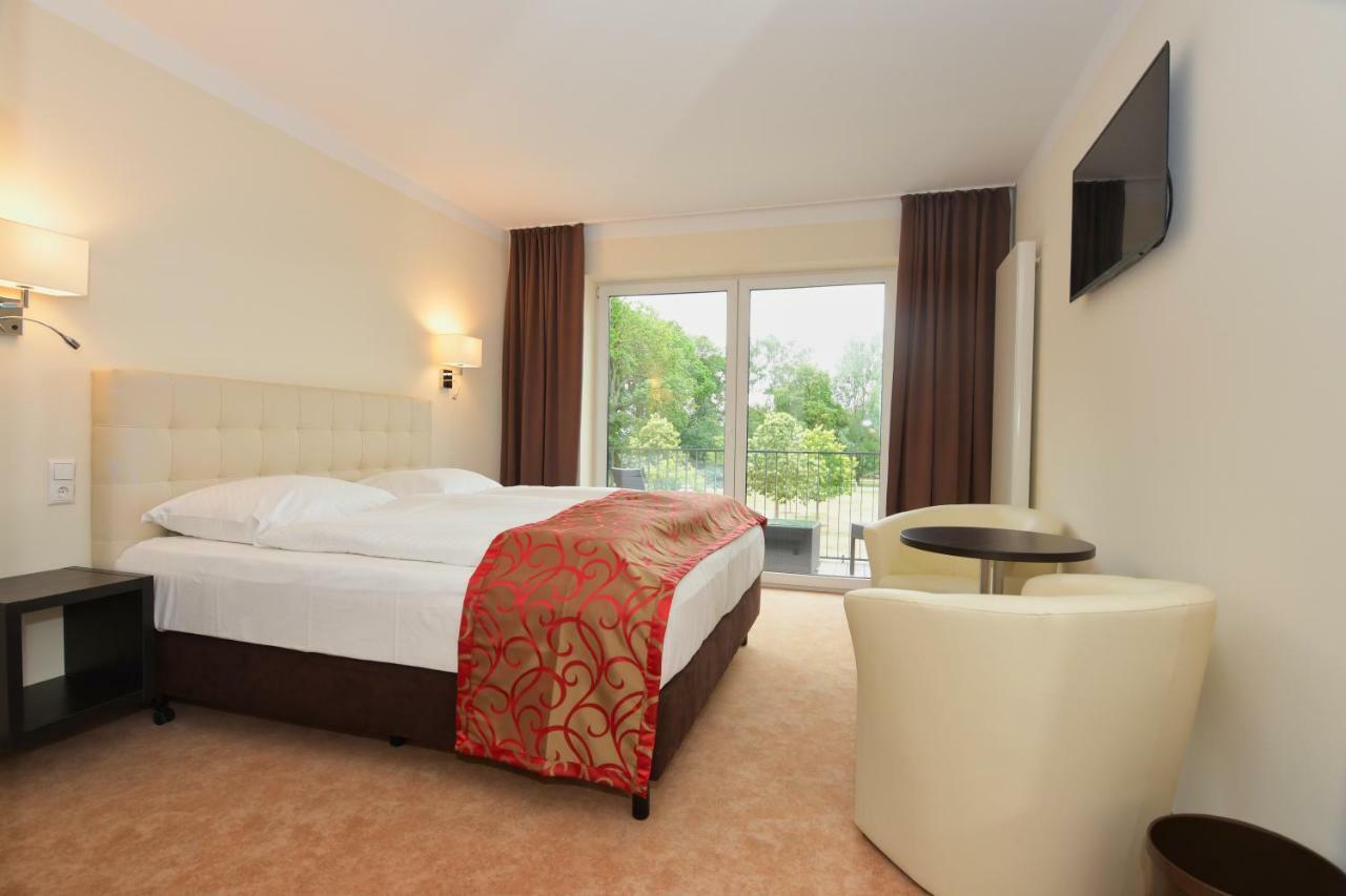 Hotel am Kurpark Zinnowitz Exteriör bild